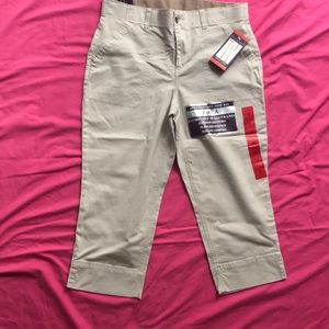 Bundle 2 Pr Gloria Vanderbilt Rhea Capri Pants NWT